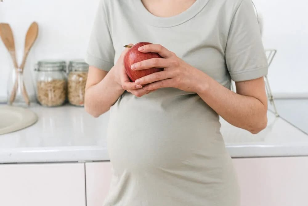 Nutrition during pregnancy and breastfeeding